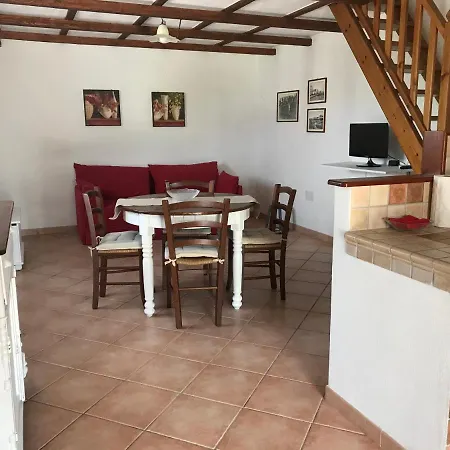Studio Apartments-ucuppu Vakantiehuis *