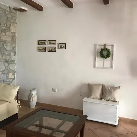 Ferienhaus Studio Apartments-ucuppu *