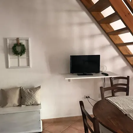 Studio Apartments-ucuppu Vakantiehuis *