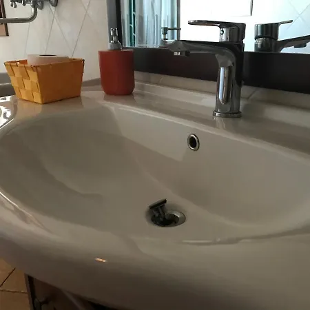 بيت للعطل Studio Apartments-ucuppu كارلوفورتي