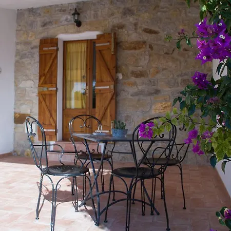 Studio Apartments-ucuppu Ferienhaus Carloforte (Isola di San Pietro)